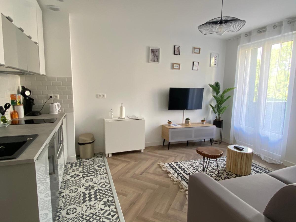 Les Rives Saint Symphorien, Appartements Meubles Longeville-les-Metz エクステリア 写真